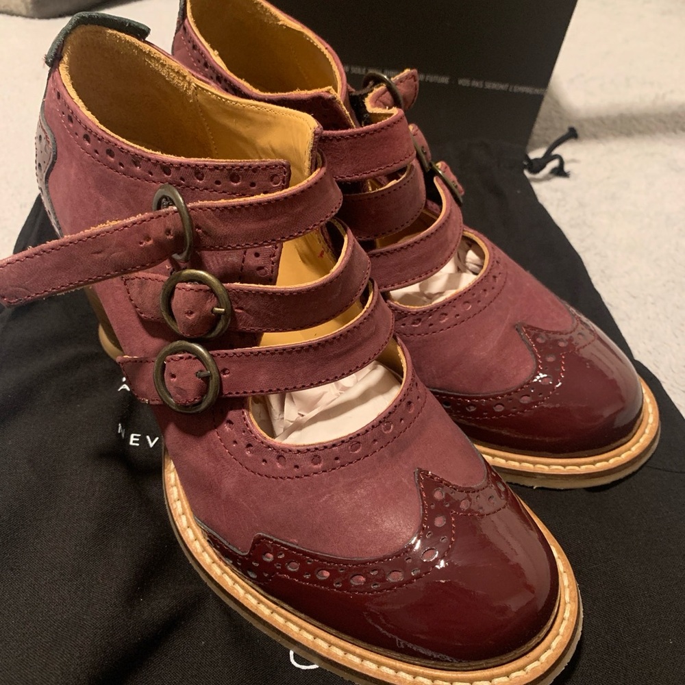 ✨ John Fluevog Kitchener – Fuscia Multi-Strap Heels (Size 6.5) ✨